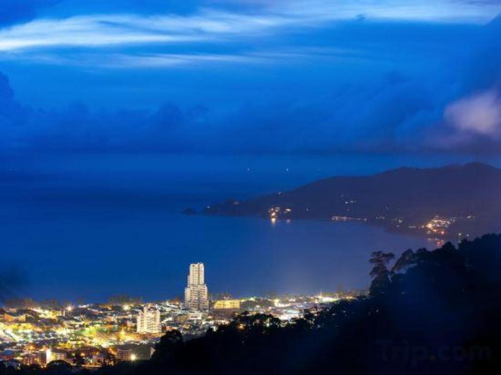 Hotel Azure Phuket