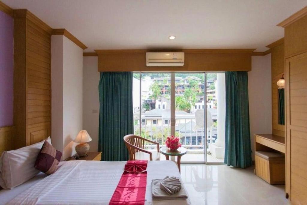 Azure Phuket 3*
