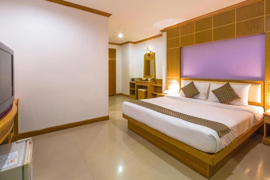 Hotel Azure Phuket Patong