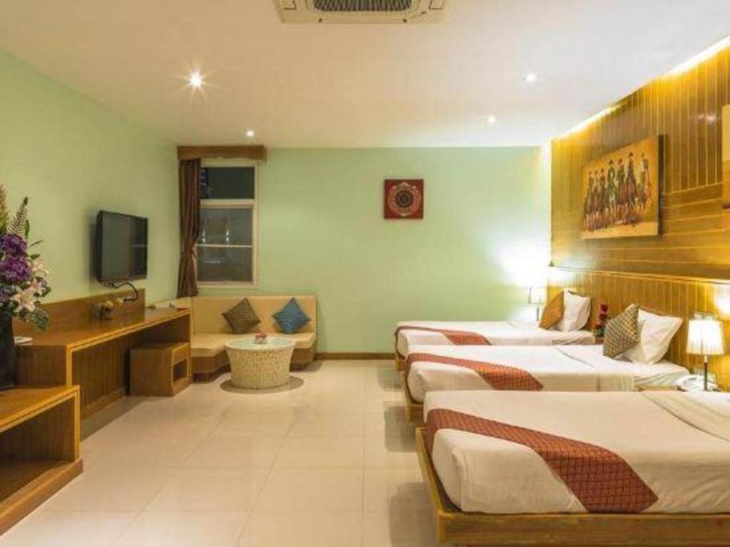 Hotel Azure Phuket 3*