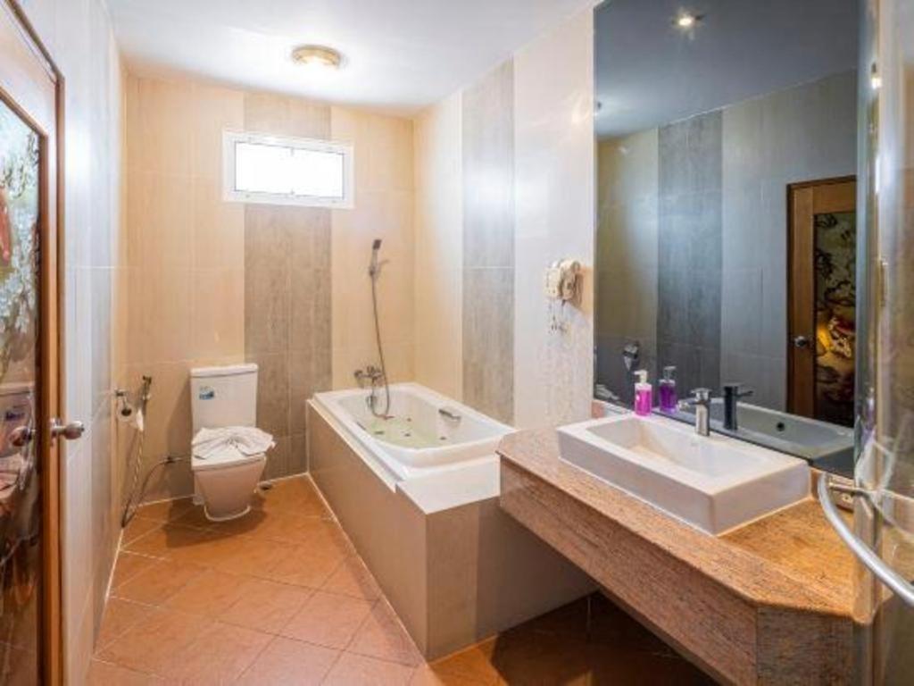 Azure Phuket Hotel Patong