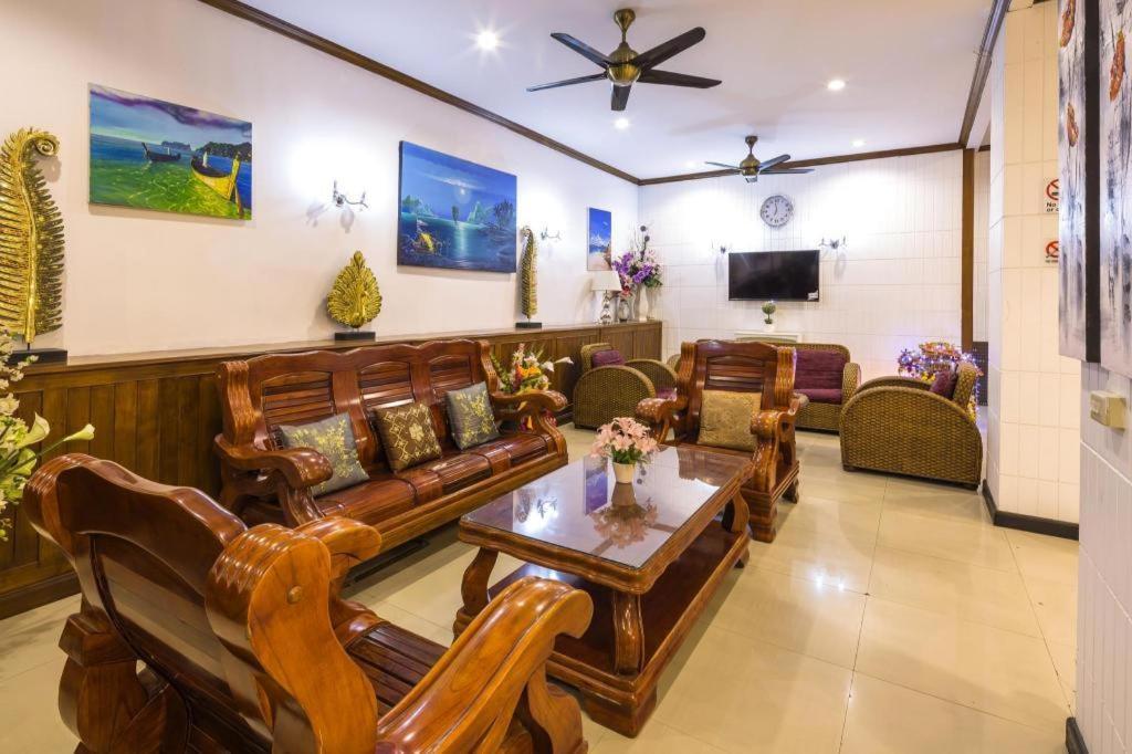 Hotel Azure Phuket 3*