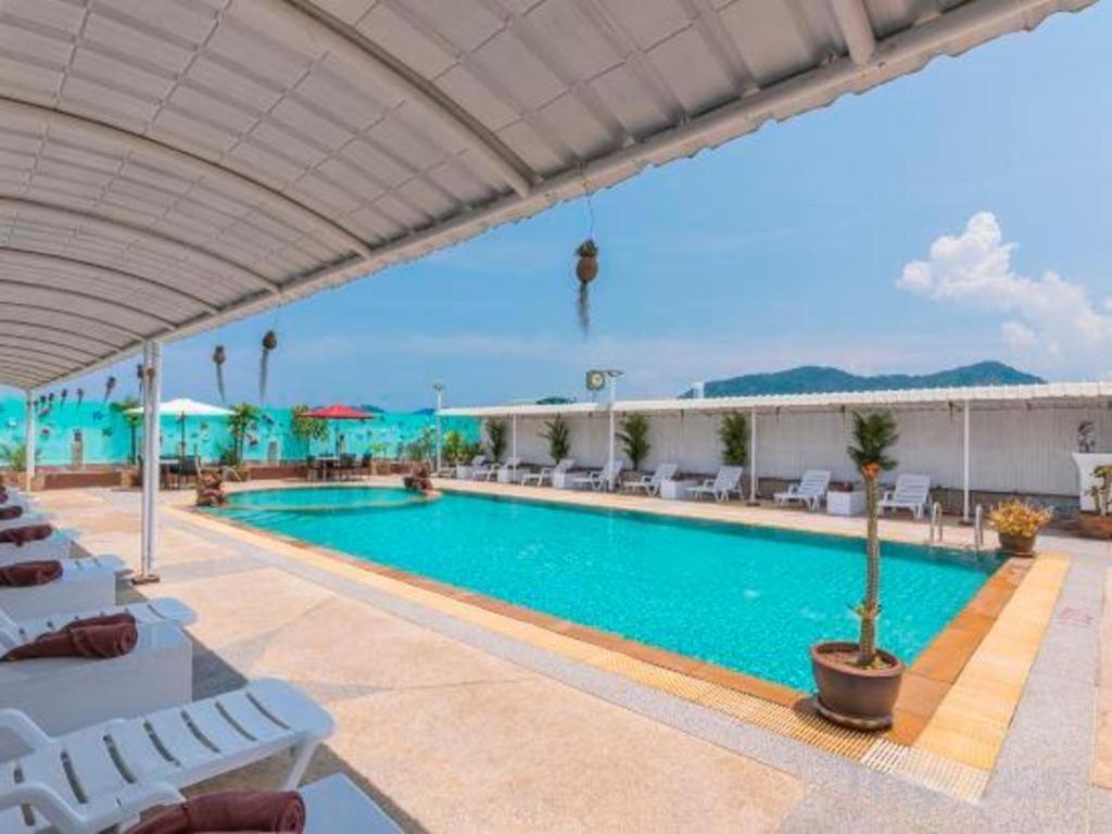 Hotel Azure Phuket 3*
