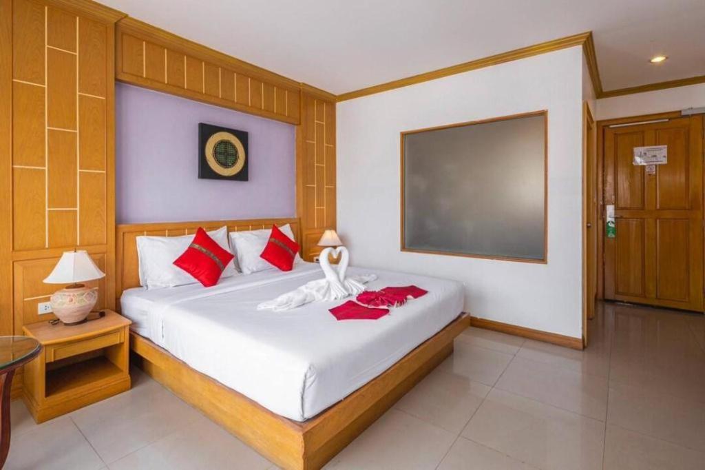 Hotel Azure Phuket 3*