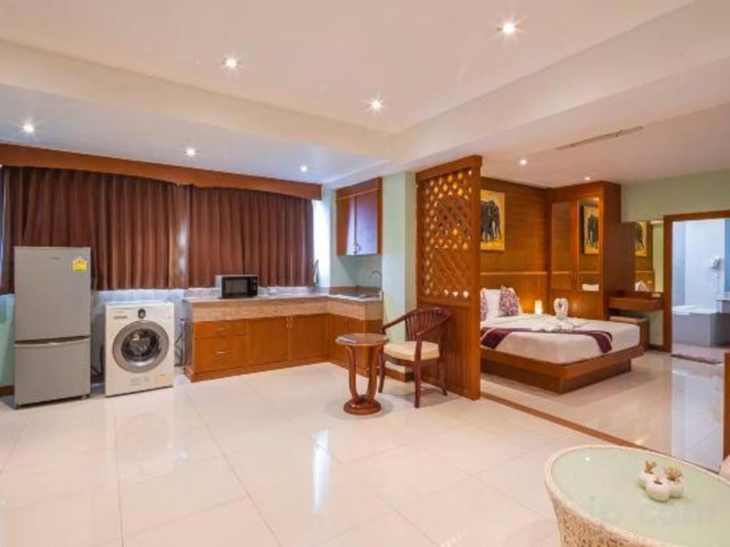 Azure Phuket Hotel 3*