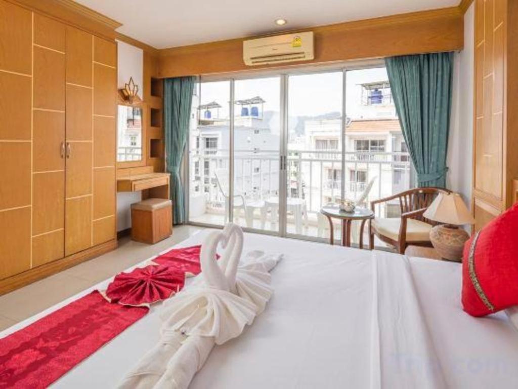 Azure Phuket 3*