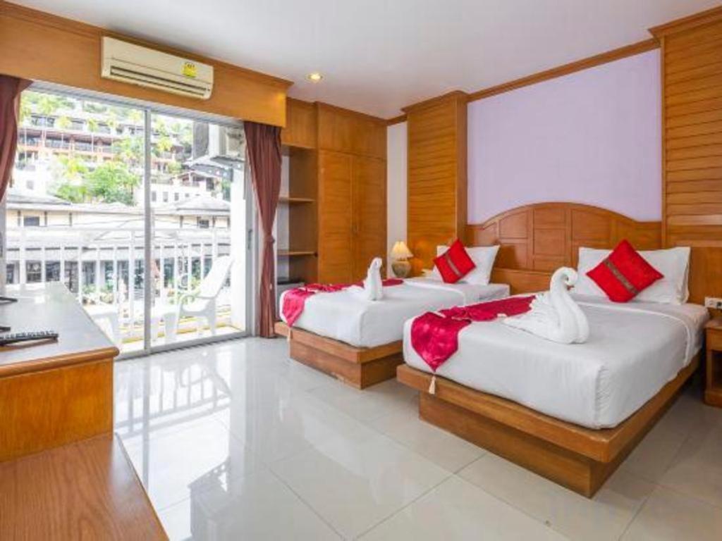 Azure Phuket Hotel 3*